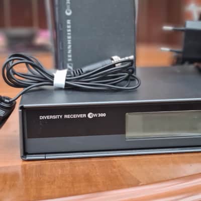 Sennheiser Diversity Receiver EM 300+SK300 Transmitter image 4