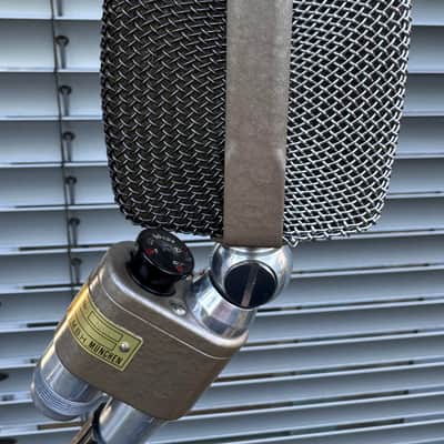 AKG D20B Serial #566 | Complete Original Set | Case, Documents | Early Production image 2