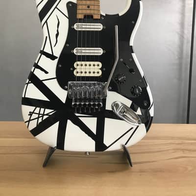 EVH Striped Series White with Black Stripes image 2