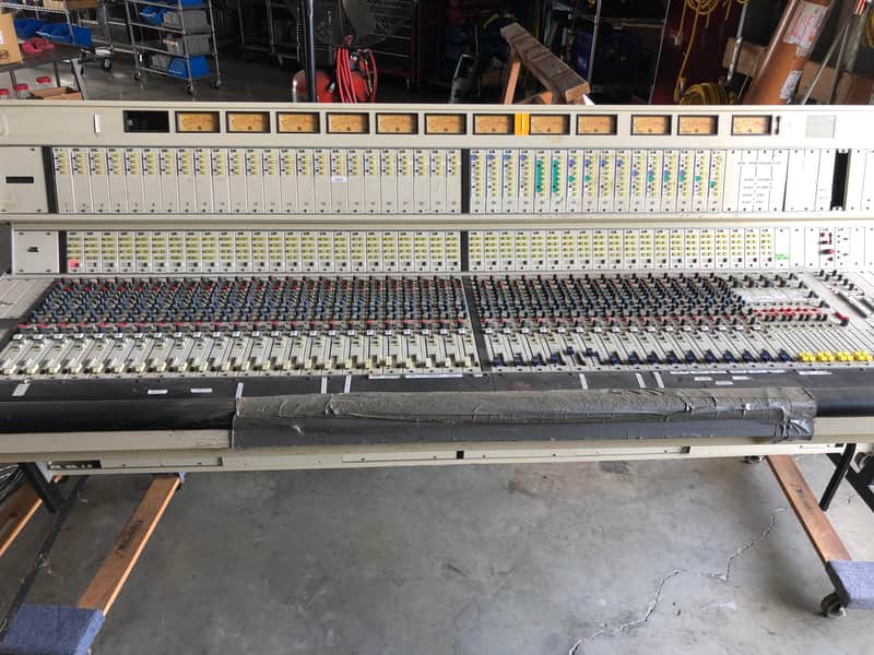 Mixing Console, Studio/Broadcast 40 channel Auditronics 900 unknown Beige image 1