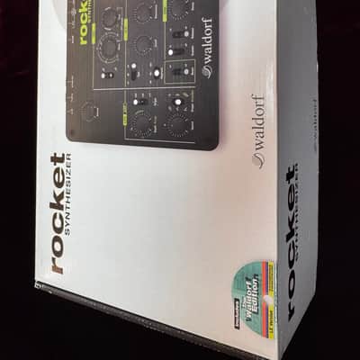Waldorf Rocket with Original Box & Waldorf LE Software image 2
