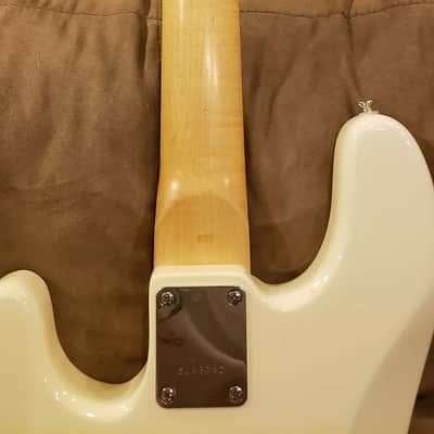 Peavey  international series milestone ii  White image 7