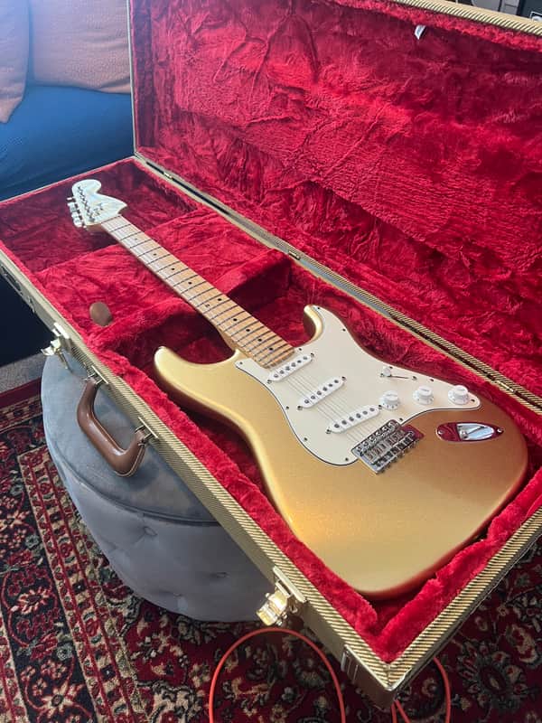 Fender FSR American Special Stratocaster with Matching Headstock 2017 - Aztec Gold