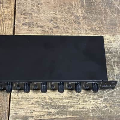 ART MX281 8-channel mic/line mixer with tone control image 6
