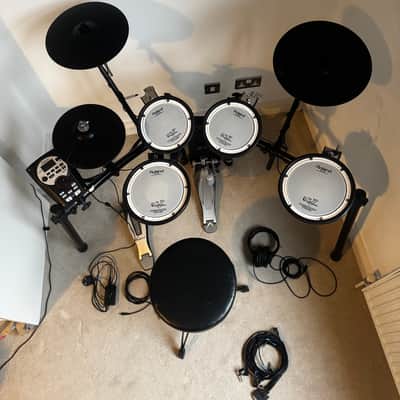 Roland TD-11K V-Drum Kit with Mesh Pads 2010s + kick drum - Black