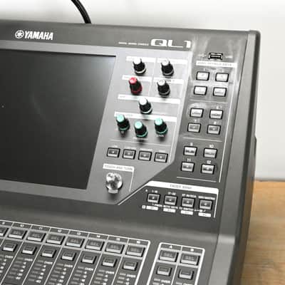 Yamaha QL1 16-Input / 8-Output Digital Mixing Console CG012RA image 2