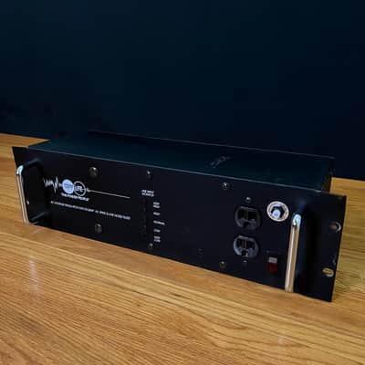Tripp Lite LCR-2400 Power Conditioner and AC Line Regulator image 1