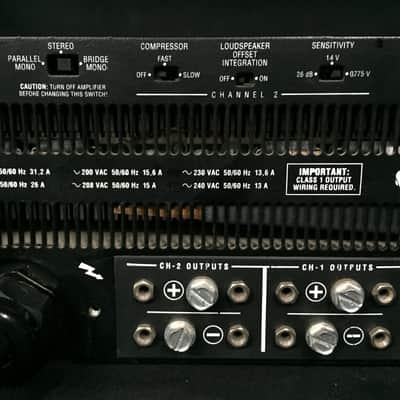Crown Macro Tech 5000 VZ amp 2000 Black and Silver image 4