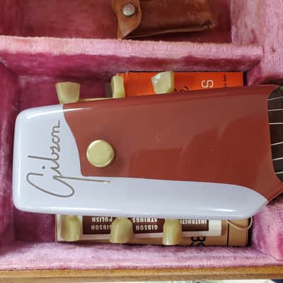 Gibson Ultratone 6 Lap Steel 1950s with hardcase image 3