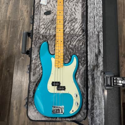 Fender American Professional II Precision Bass with Maple Fretboard 2020 - Present - Miami Blue image 1