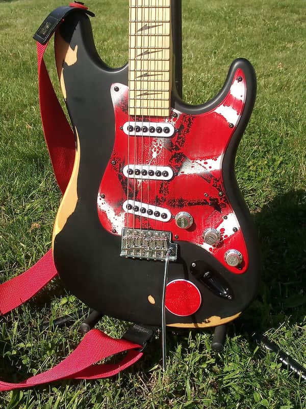 Lehara Tribute Partscaster Kramer body 1988 - Hand Relic image 1