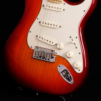 Fender USA American Deluxe Stratocaster N3 Ash Aged Cherry Burst Maple Fingerboard [SN US12078684] [12/07] image 4