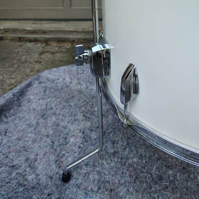 Premier 18"(Diameter)x16"(Depth) Floor Tom 1970's - White Wrap image 4