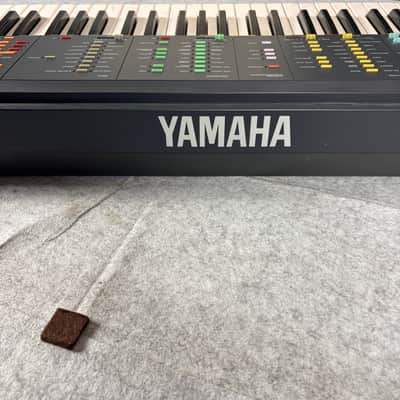 Immagine Vintage 1985 Yamaha PSR-70 61 Key Touch Portable Electronic Keyboard - 13
