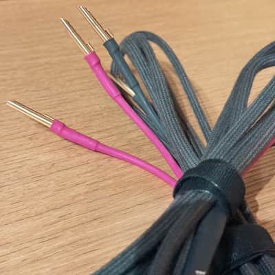 Luna Gris Speaker Cables (8.5 ft. - PAIR) - grey image 5