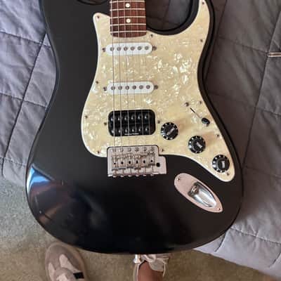 Fender Highway One Stratocaster with Maple Fretboard 2006 - 2011 - Flat Black image 2