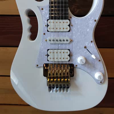Ibanez - JEM7VP | Steve Vai Signature Series Jem Electric Guitar / White image 2