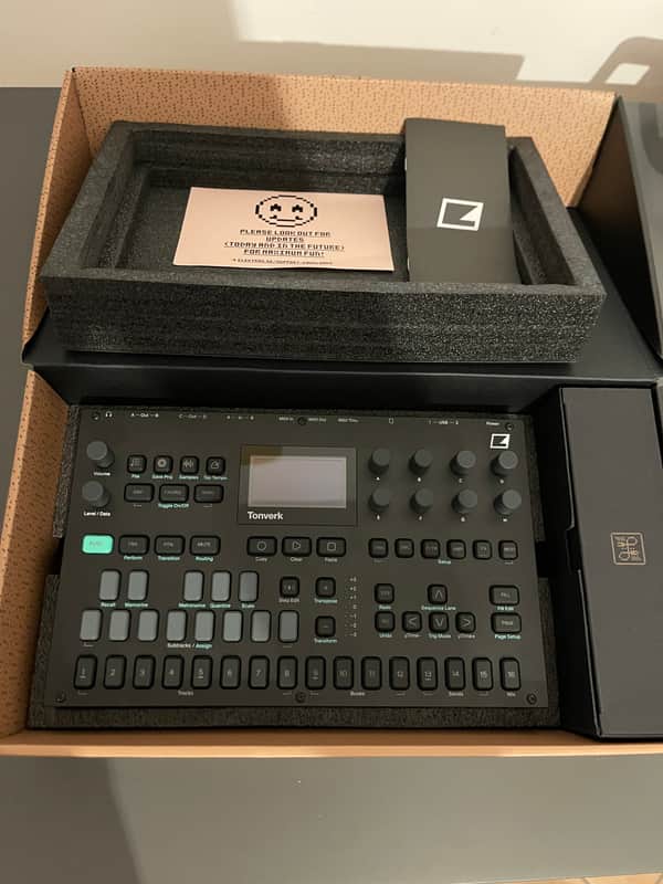 Elektron Tonverk 8-Voice Sampler 2025 - Present - Black image 1