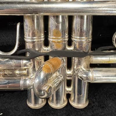 Bach Stradivarius Trumpet Model 37, Silver Finish image 3