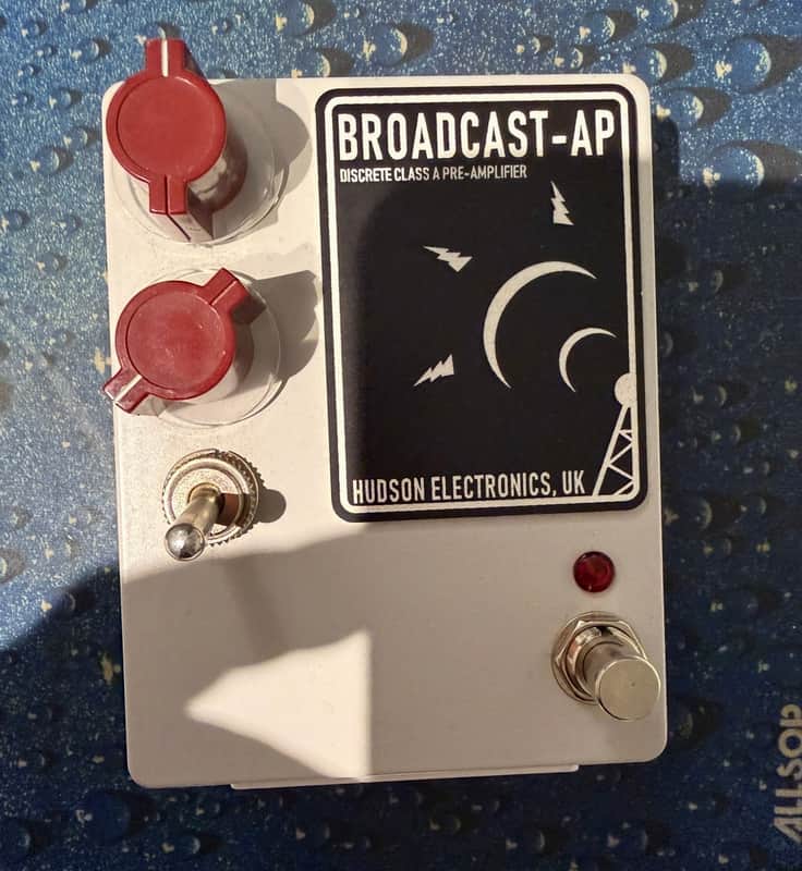 Hudson Electronics Broadcast-AP Ariel Posen Signature 2019 - Present - White image 1