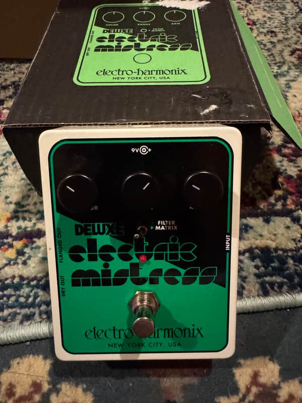 Electro-Harmonix Deluxe Electric Mistress XO Analog Flanger 2015 - 2023 - Black / Green image 1