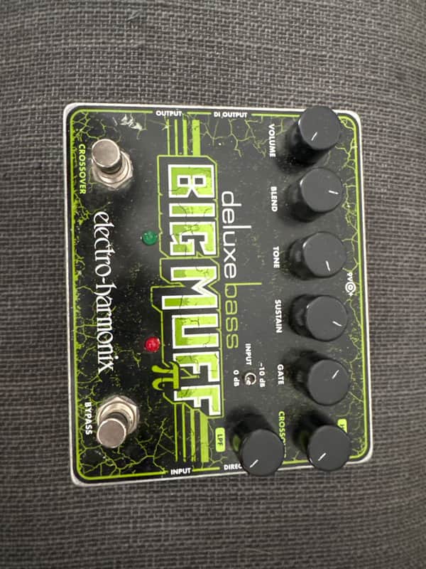 Electro-Harmonix Deluxe Bass Big Muff Pi Distortion / Sustainer