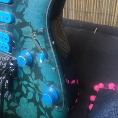 Ibanez JEM77-BFP Steve Vai Signature Blue Floral Pattern image 5