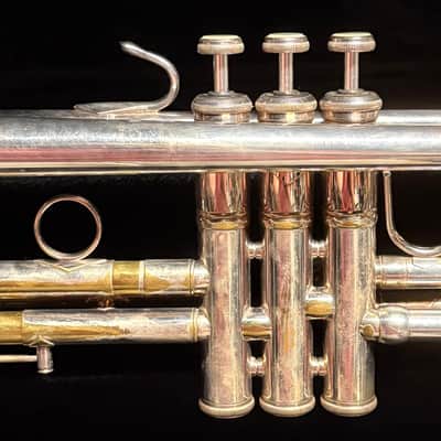 Bach Stradivarius Trumpet Model 37, Silver Finish image 8