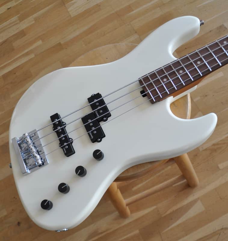 SADOWSY MetroExpress Verdine White Signature / Artist Line Series / 4-String Jazz Bass Type / SMX M 00440-24 image 1