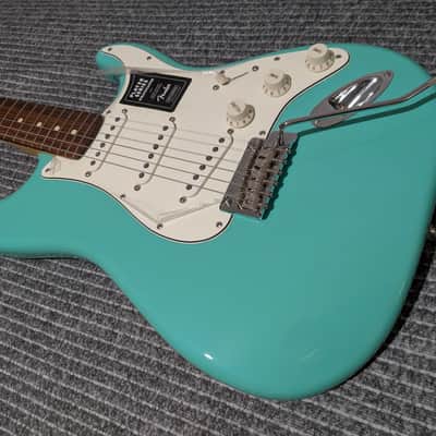 Fender Player Stratocaster with Pau Ferro Fretboard 2023 - 2024 - Seafoam Green image 9