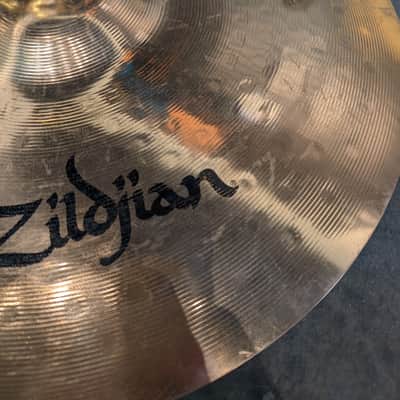 Zildjian 18" ZBT Crash Ride Cymbal 1998 - 2004 - Traditional image 3