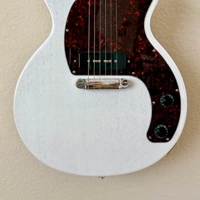 Gibson Les Paul Junior Tribute DC 'CME edition' with Side-Mounted Input Jack 2020-22 - Worn White image 3