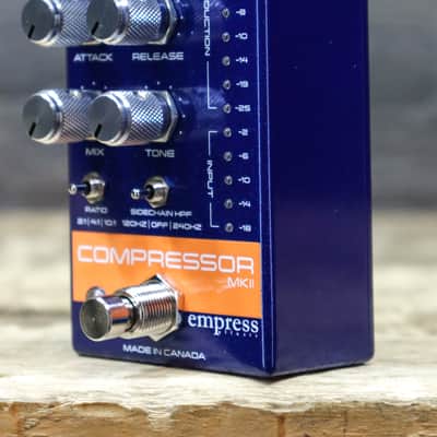 Empress Effects Compressor MkII All Analog Compressor Blue Sparkle Effect Pedal image 2