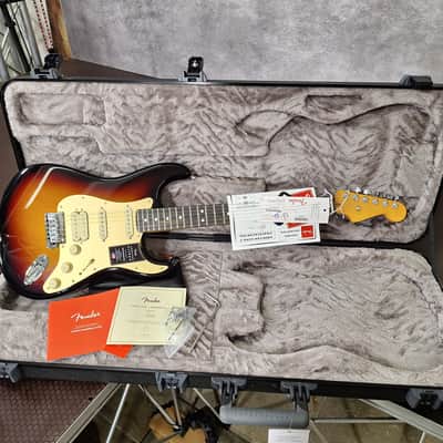 Fender American Ultra II Stratocaster HSS with Ebony Fretboard 2024 - Present - Ultraburst image 2