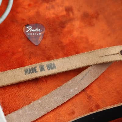 Vintage Leather Strap, 60's Fender Pick & old 60's/70's cable image 6