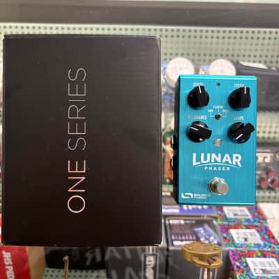 Source Audio Lunar Phaser - Blue image 2