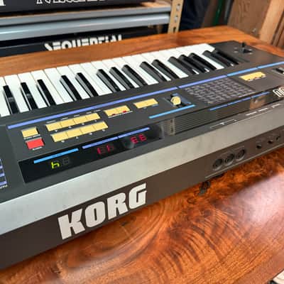 Korg DW-6000 Dual Osc Analog Poly DCO With Case, Serviced image 2