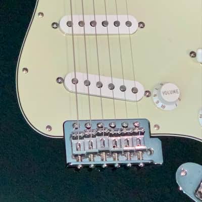 2013 Fender Standard Stratocaster electric guitar with gigbag image 5