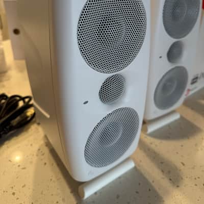 IK Multimedia iLoud MTM MkII Active Studio Monitor Pair with ARC System 2024 - Present - White image 1