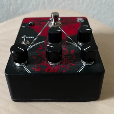 Walrus Audio RED High-Gain Distortion Limited Edition - Guitar Center 2017 - Black / Red Alien image 5