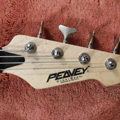 Peavey Cyberbass 1995 Green image 8