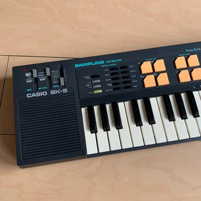 Casio SK-5 Vintage 8-bit/9.3kHz Lo-Fi Sampling Keyboard | Tested Fully Working image 2