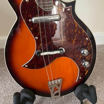 Kentucky KM-300E 4-String Electric Mandolin 2010s Traditional Sunburst mandocaster image 5