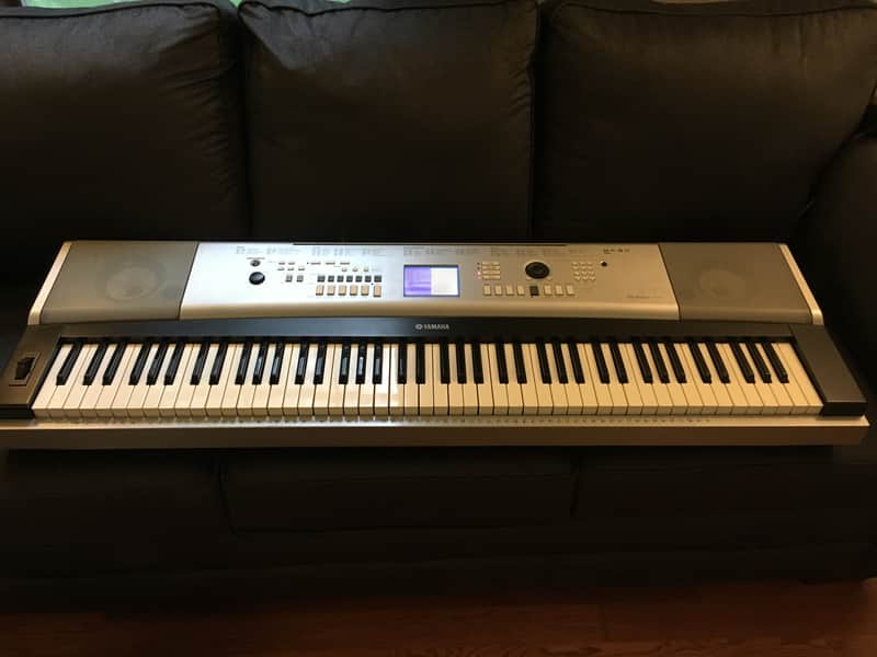 Yamaha DGX-520 - functions normally except for screen image 1