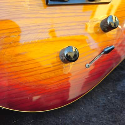 Charvel The Legend / Model 7 SS with Maple Fretboard 1986 - 1989 - Sunburst image 12