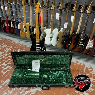 Fender   Custom Shop Stratocaster Dav ID Gilmour Relic Black Black Over 3 Color Sunburst image 11