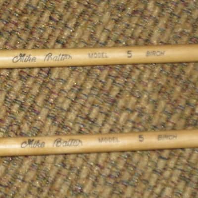 one pair new old stock A+ Mike Balter MB5B (5B) Medium Hard Keyboard Mallets - 1" diameter Oval Dark Green Rubber HEADS and Natural Birch HANDLES (for Marimba, Xylophone) mid to late 1990s (+ packaging) Unwound Series image 3