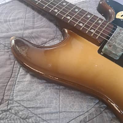 VINTAGE Hofner 173 - Antigua Burst w/OHSC image 4
