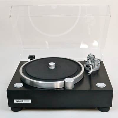 Yamaha GT-2000 Vintage LP Turntable in Near Mint Condition with Original Box image 8