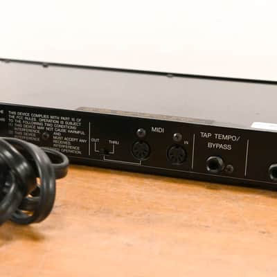 Yamaha EMP700 Stereo Multi-Effect Processor CG01ZTU image 8